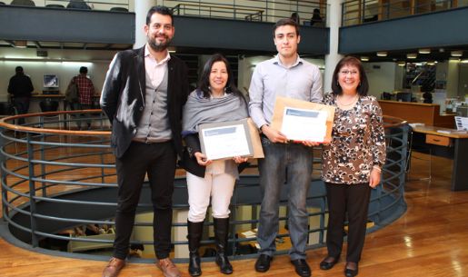 La premiación la encabezó la directora de la Biblioteca, Nora Carrión; y el subdirector de Escuela, Jonatan Valenzuela.
