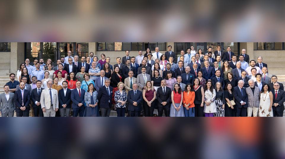 Claustro académico celebra cierre del año 2025 con primer recorrido por obra Cimientos de la Facultad 