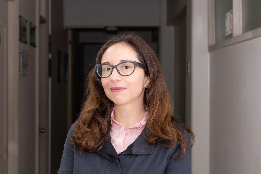 Profesora Magdalena Bustos y los desafíos del Derecho Privado y de Consumo ante la Inteligencia Artificial