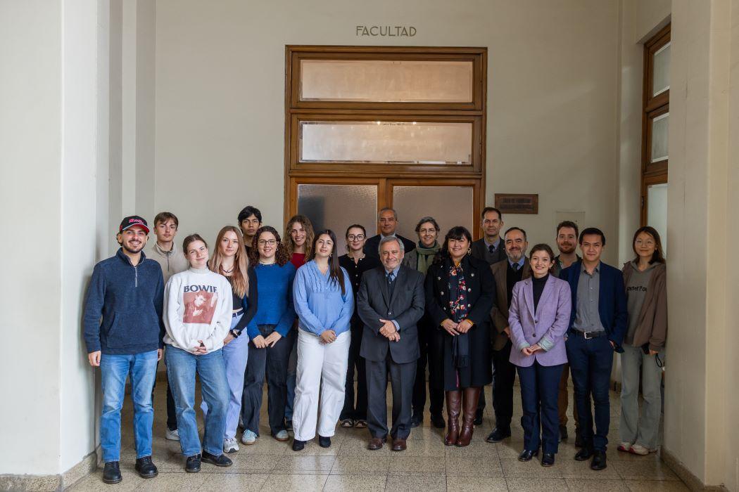 Facultad de Derecho U. de Chile da bienvenida a los estudiantes extranjeros 