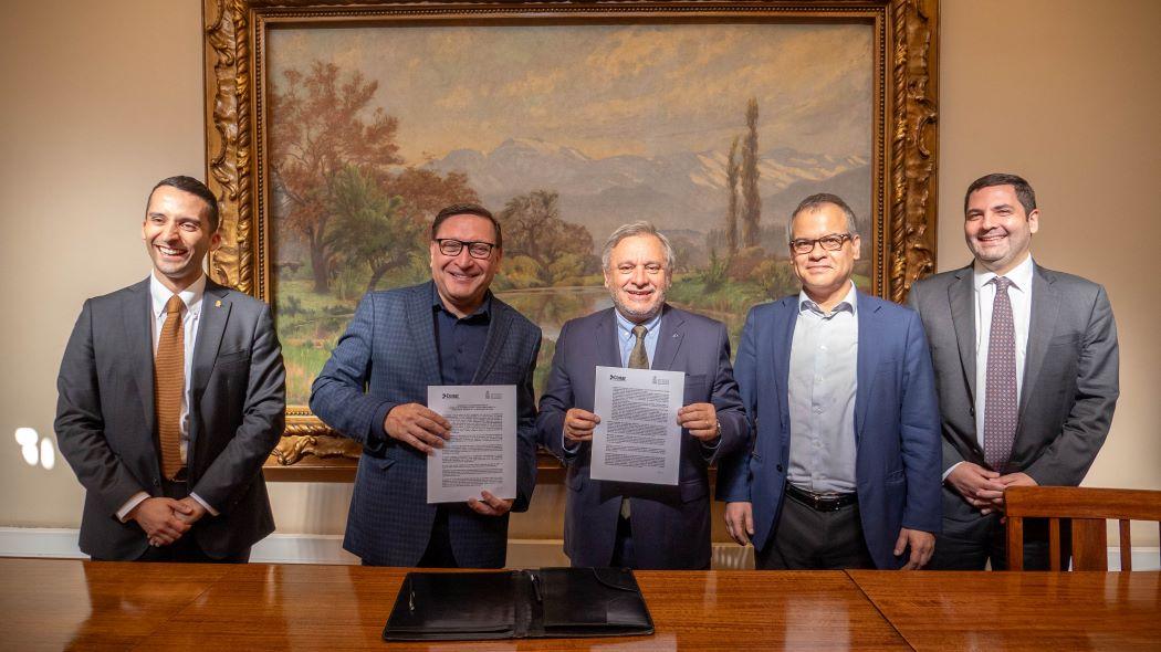 Facultad de Derecho de la Universidad de Chile y CONAR firmar acuerdo de colaboración académica