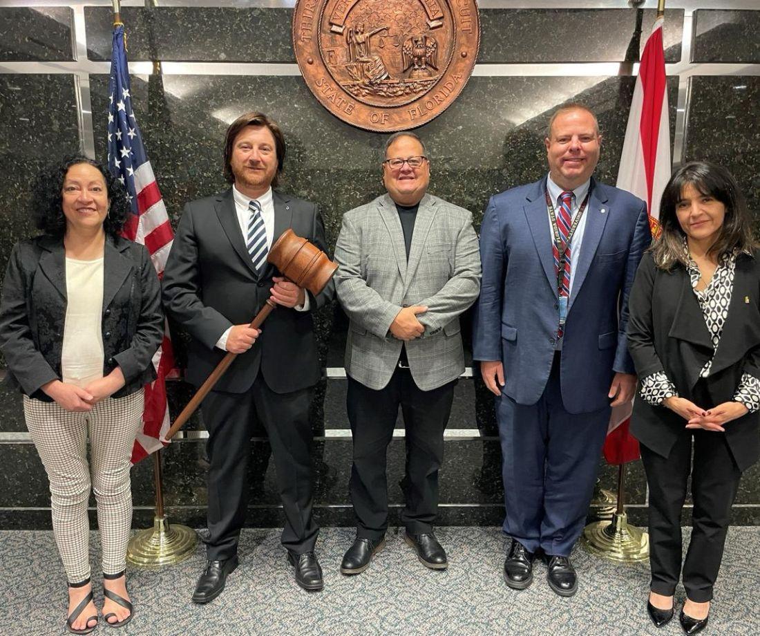 Académicas de la Facultad de Derecho de la U. de Chile visitan Tribunales de Menor Cuantía en Tampa (EEUU)