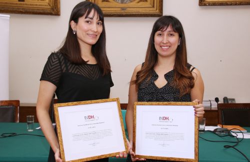 Egresadas de la Facultad reciben premio "Cuenta tu tesis en DDHH 2016"