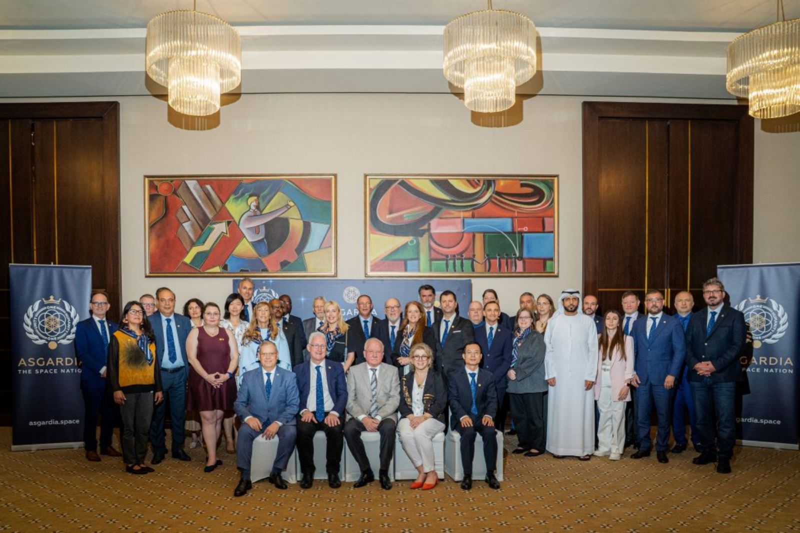 Profesora Ana María Moure participó en el IV Congreso de Ejecutivos de Asgardia