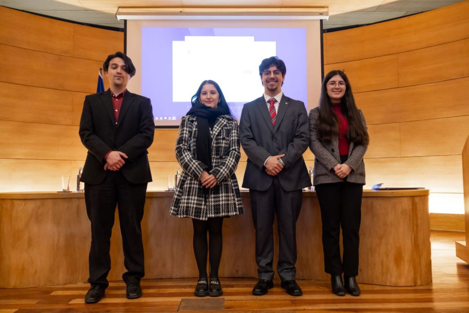 Expositores internacionales y estudiantes de todo el país analizan los riesgos psicosociales en el trabajo