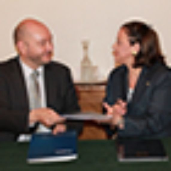 El 2008 las facultades de Derecho de UNAM y U. de Chile firmaron acuerdo marco para desarrollar actividades conjuntas. 