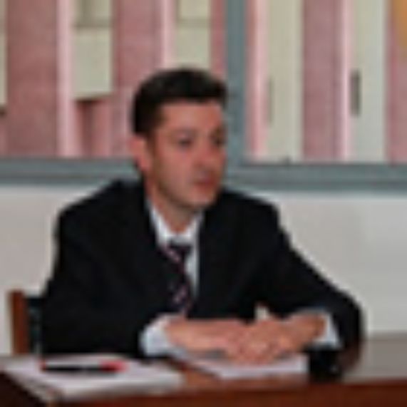 El nuevo doctor en Derecho por la Facultad, Benoit Delooz.
