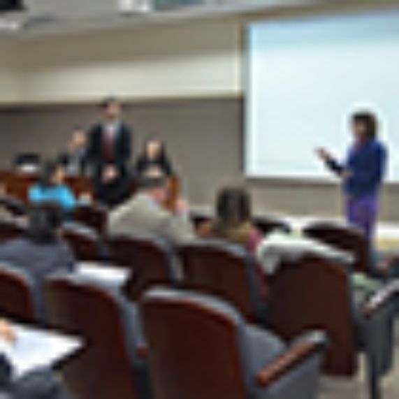La Unidad de Pedagogía y Didáctica del Derecho es dirigida por la profesora María Francisca Elgueta. 