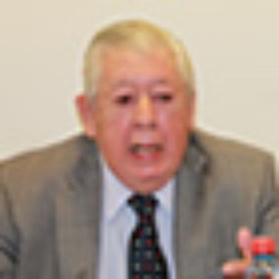 Prof. Edmundo Carreño.