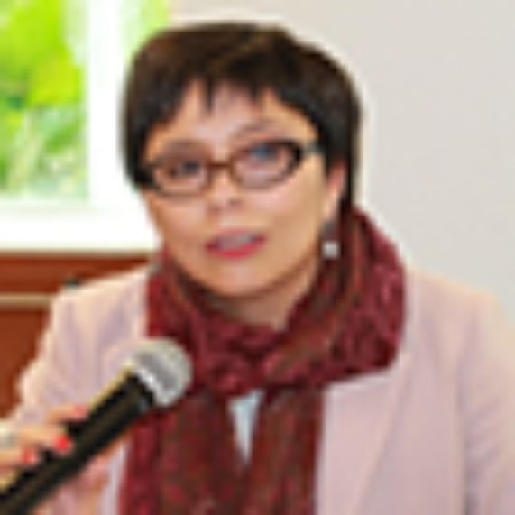 Prof. Pilar Moraga. 