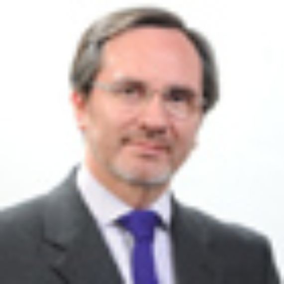 Vásquez se desempeñó entre 2012 y 2014 como presidente del Segundo Tribunal Ambiental de la Región Metropolitana