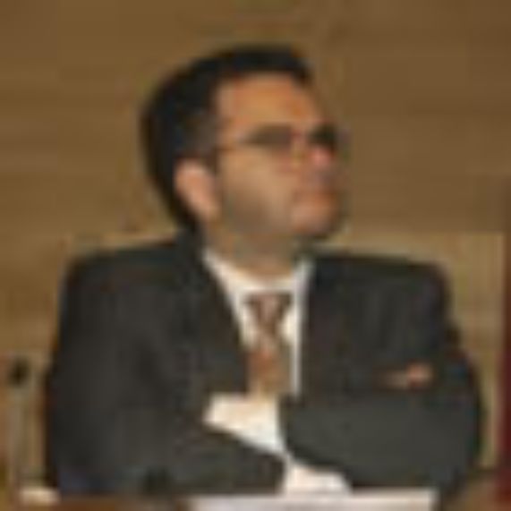 El profesor de Derecho Civil de la Facultad de Derecho, Mauricio Tapia.