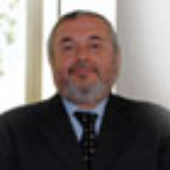 El profesor Francisco Zúñiga Urbina.