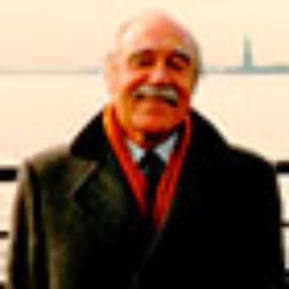 Mario Ramírez Necochea recibe de manera póstuma reconocimiento de Profesor Emérito