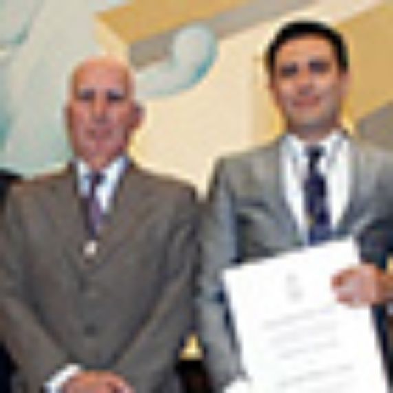 Jorge Drago y Juan Pablo Mañalich reciben medalla tras alcanzar grado de Profesor Titular