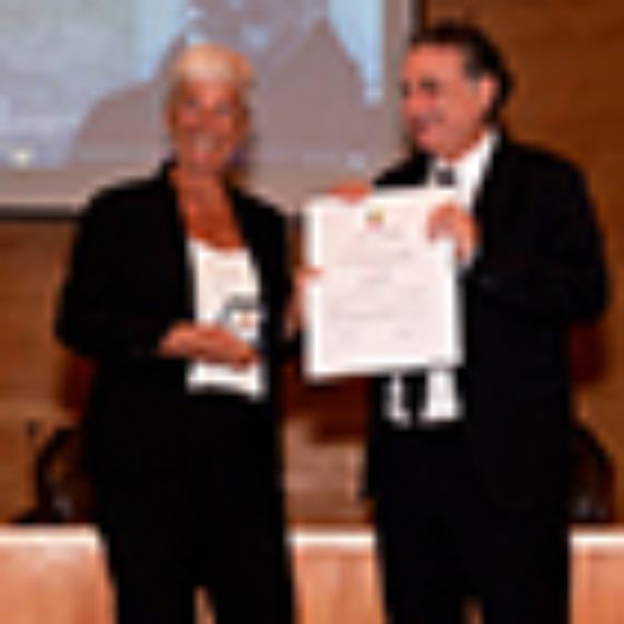 Profesora y jurista argentina Mónica Pinto recibe distinción Doctor Honoris Causa de la U. de Chile