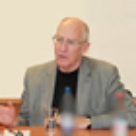El profesor van Eemeren fue el invitado extranjero del Seminario Argumentación en la vida política y jurídica.