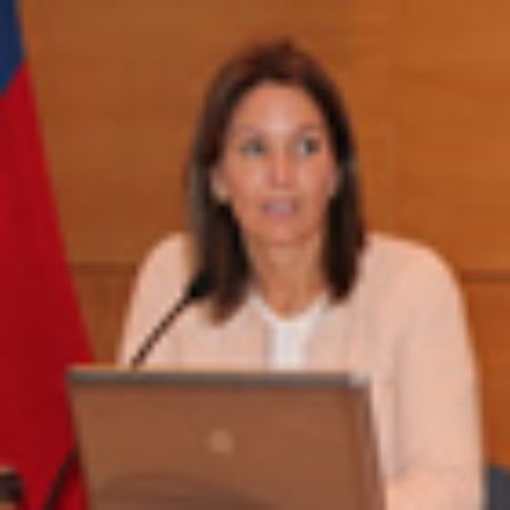 La profesora Dyalá Jiménez imparte en la Facultad la cátedra de Contratación Internacional. 