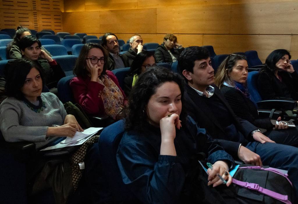 Uno de los tópicos analizados en la jornada, fue el estado actual de la democracia y cuáles han sido las principales lecciones tras los procesos constituyentes fallidos.