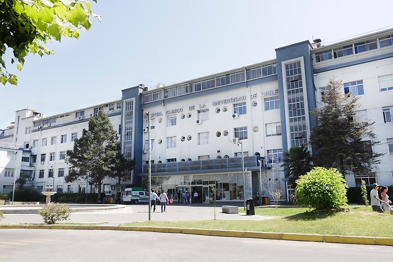 El Hospital Clínico de la U. de Chile, en tanto, fue destacado como el recinto de salud número uno del país y 12 a nivel latinoamericano, superando a la Clínica Alemana y a la Clínica Las Condes.