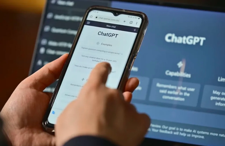 La actividad se refirió a los riesgos y desafíos contractuales de los usuarios de servicios de IA, a nivel de consentimiento o tratamiento de datos personales.