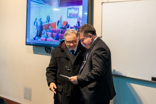 Decano Pablo Ruiz-Tagle y Jorge Rojas, senior fellow, School of Law, UC Davis.