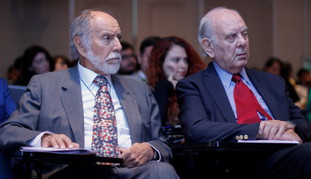 Académicos examinan claves del proyecto de Código Penal del profesor