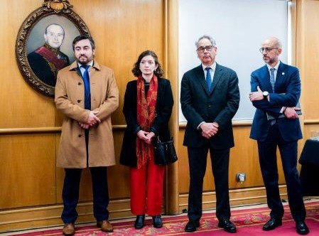 De izq. a der.: Profesor Pablo Rubio; profesora Carolina Flores; Raúl Carnevali Rodríguez, U. de Talca y vicepresidente de la C.P.I, Rosario Salvatore.
