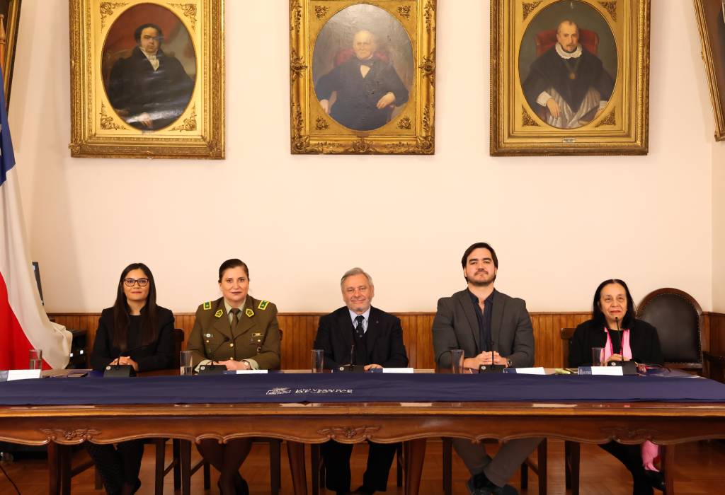 La inauguración del programa de formación “Derechos Humanos de grupos en situación de vulnerabilidad” se efectuó en la Sala de Facultad.