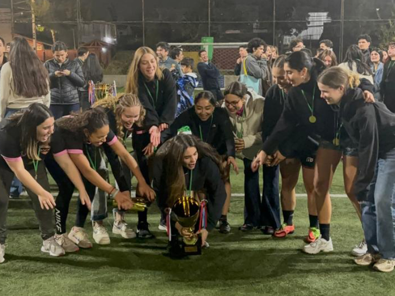 "Malvelocas" consiguió un histórico tricampeonato en la Copa de Oro Miss Burgués.
