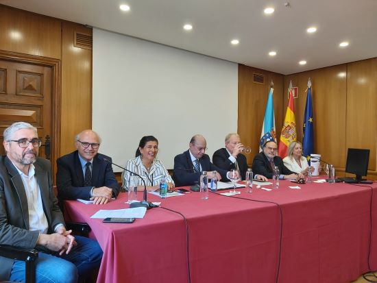 El profesor Enrique Navarro expuso sobre “Bases Constitucionales de la Contratación Pública en Chile”