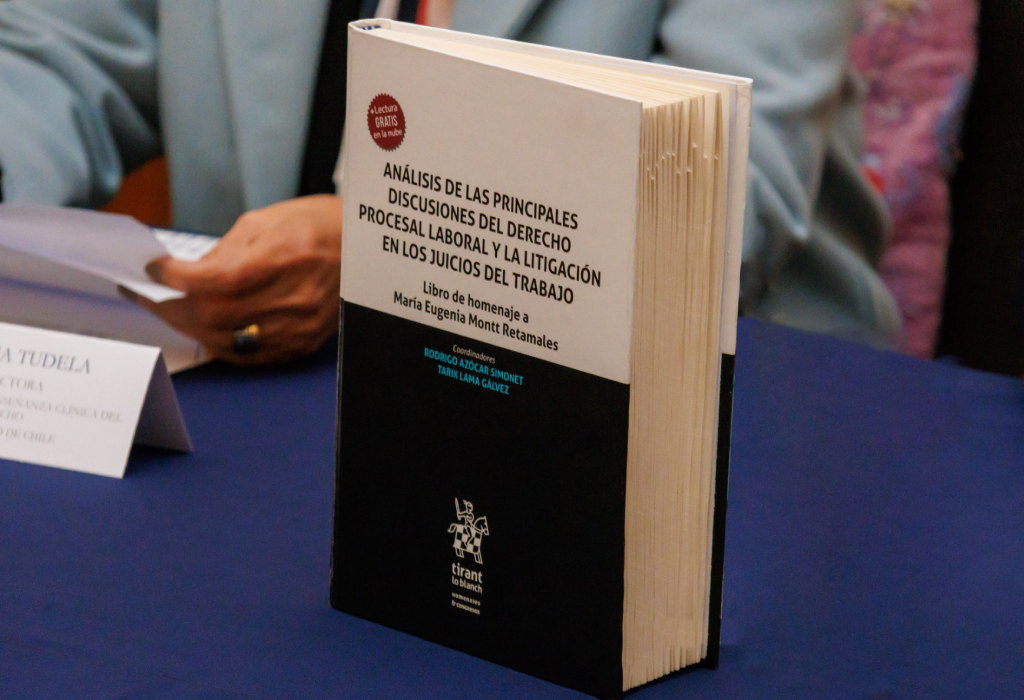 La obra "Análisis de las principales discusiones del Derecho Procesal Laboral y la litigación en los juicios del trabajo" fue editada por los profesores Tarik Lama y Rodrigo Azócar.