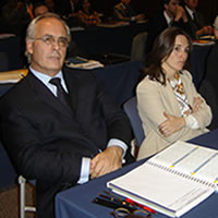 El decano Nahum y el presidente de la CAM, Carlos Jorquiera, coincidieron que  en la actualidad resulta fundamental la alianza universidad-empresa.