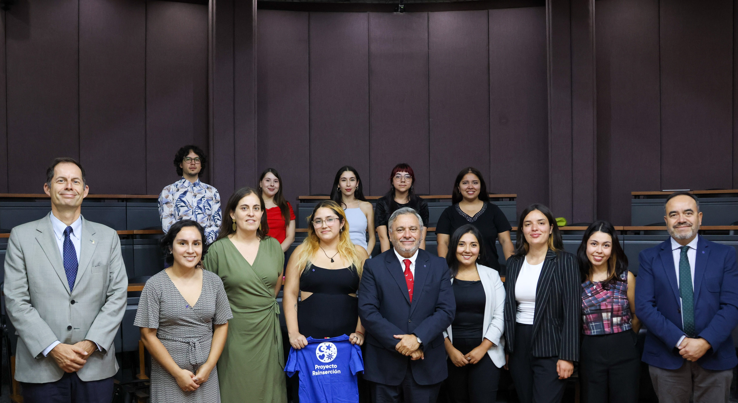 Los tres proyectos ganadores se enmarcan en la línea de vinculación de nuestra Facultad con el medio centrada en acciones de servicio público. Los tres proyectos ganadores se enmarcan en la línea de vinculación de nuestra Facultad con el medio centrada en acciones de servicio público.