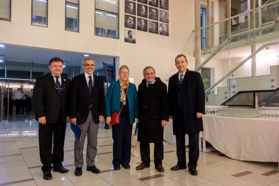 DE izq. a der: Jorge Rojas, Luis Cordero, Beth Greenwood, Pablo Ruiz-Tagle y Raúl Guzmán.