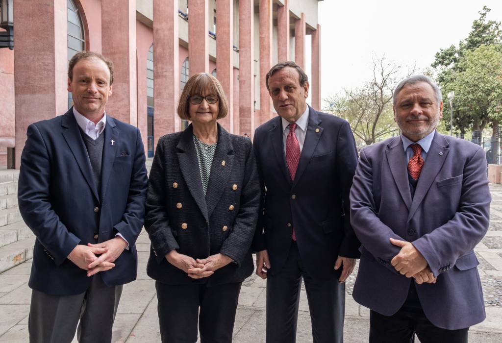 Los Rectores Cristián del Campo Simonetti SJ (UAH), Rosa Devés (Uchile) e Ignacio Sánchez (PUC), junto al Decano de la Facultad de Derecho, Pablo Ruiz-Tagle.