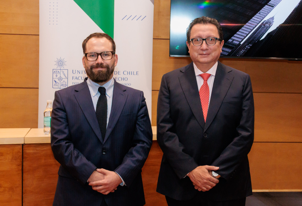Subdirector del Departamento de Derecho Privado, prof. Ricardo Quezada, y el abogado Jaime Gray.